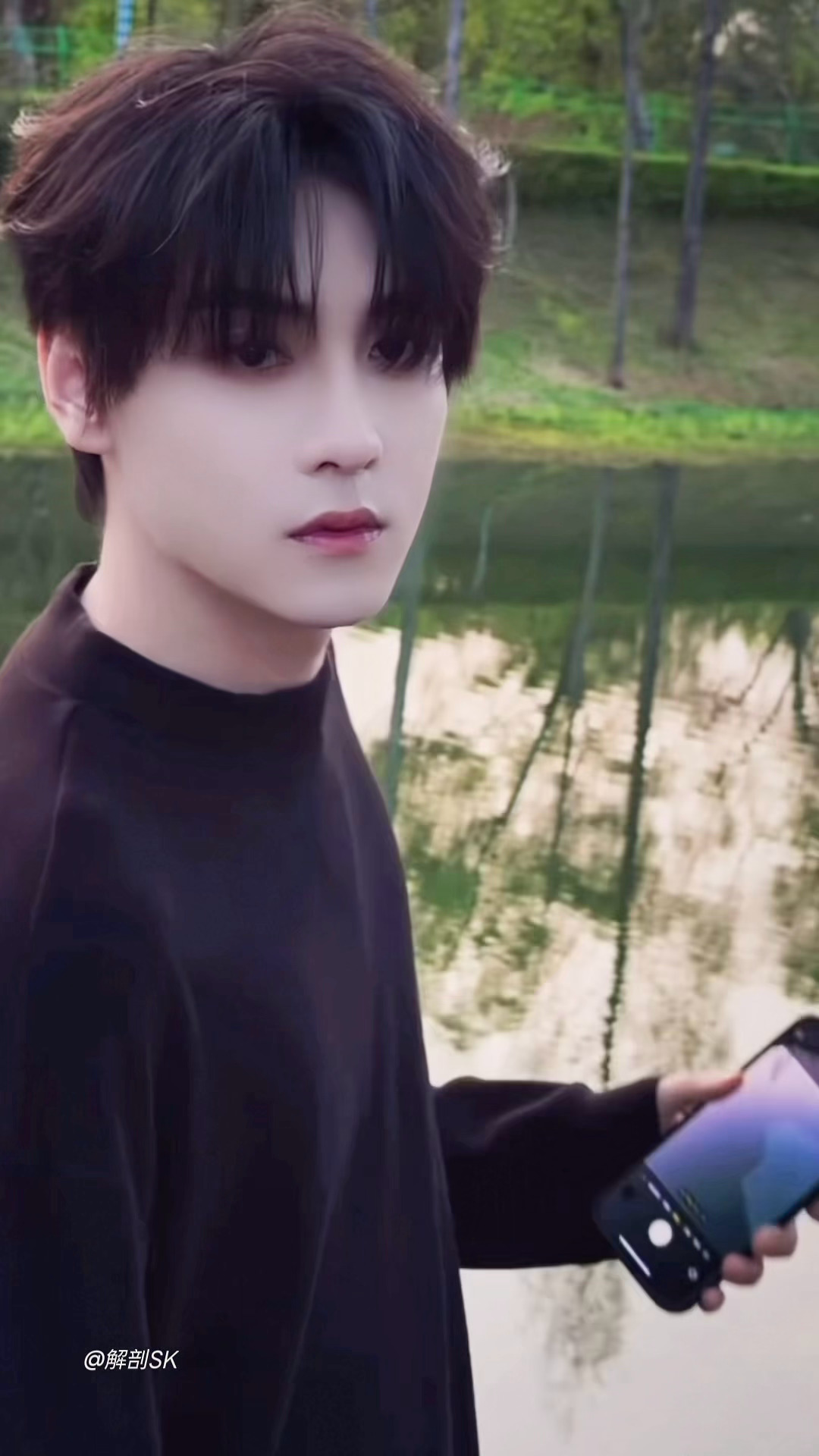 在拍文艺片么📹🐷果然还是小猪最懂小猪呢～田栩宁站姐发了栩我耀眼