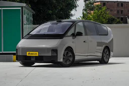 45万左右，买新MPV还是二手理想MEGA？我觉得这车不能只看“像不像子弹头”