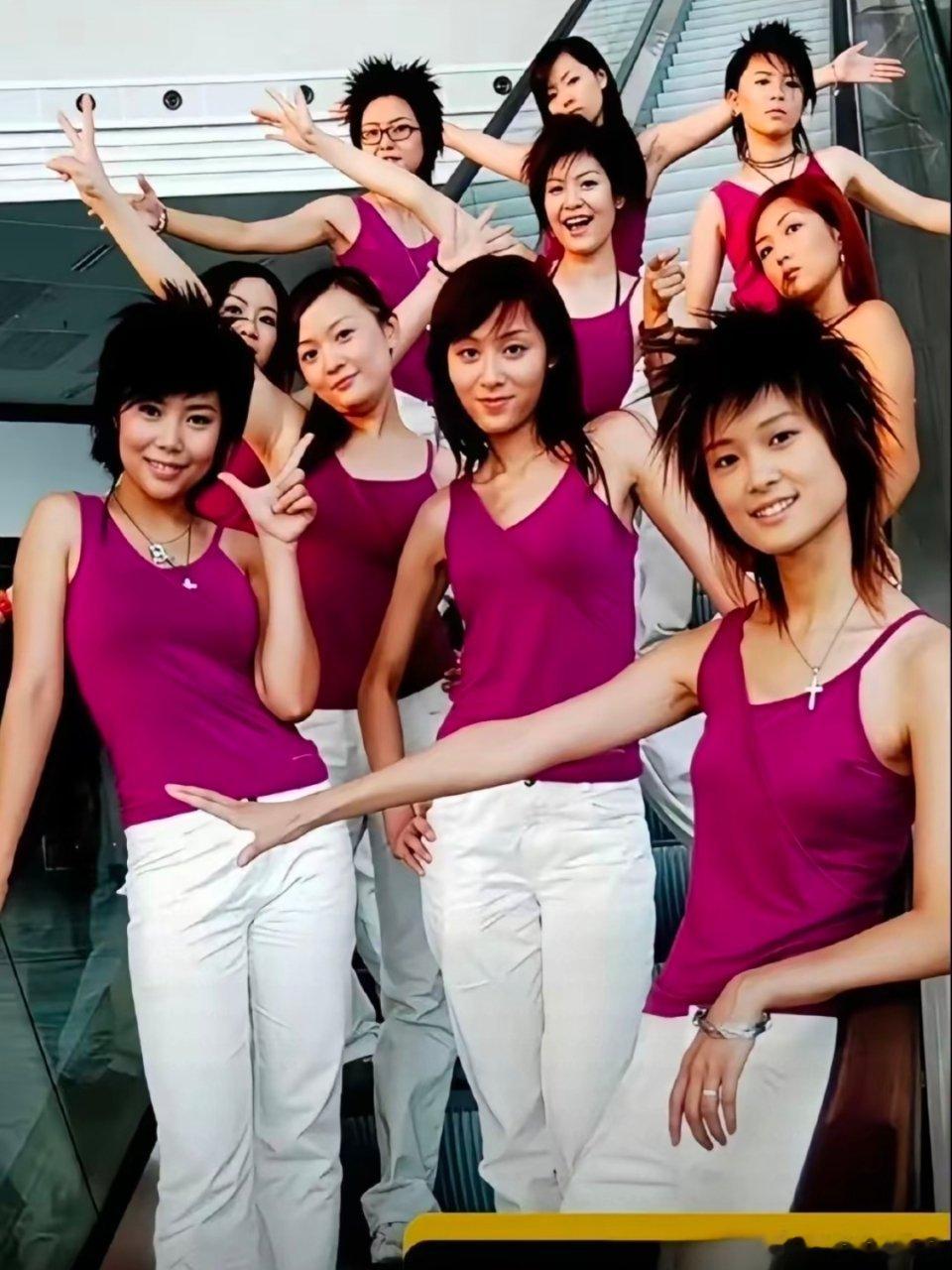 叶一茜被孩子问李宇春认识你吗当年超级女声真的巨火啊，叶一茜人气也很高的。看到森碟