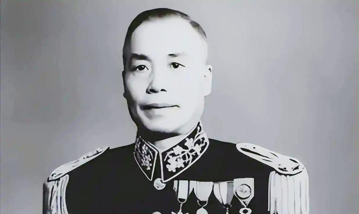 1949年，亲生儿子因通共罪名被枪毙，这位国民党中将默然三日三夜，随后将蒋介石安
