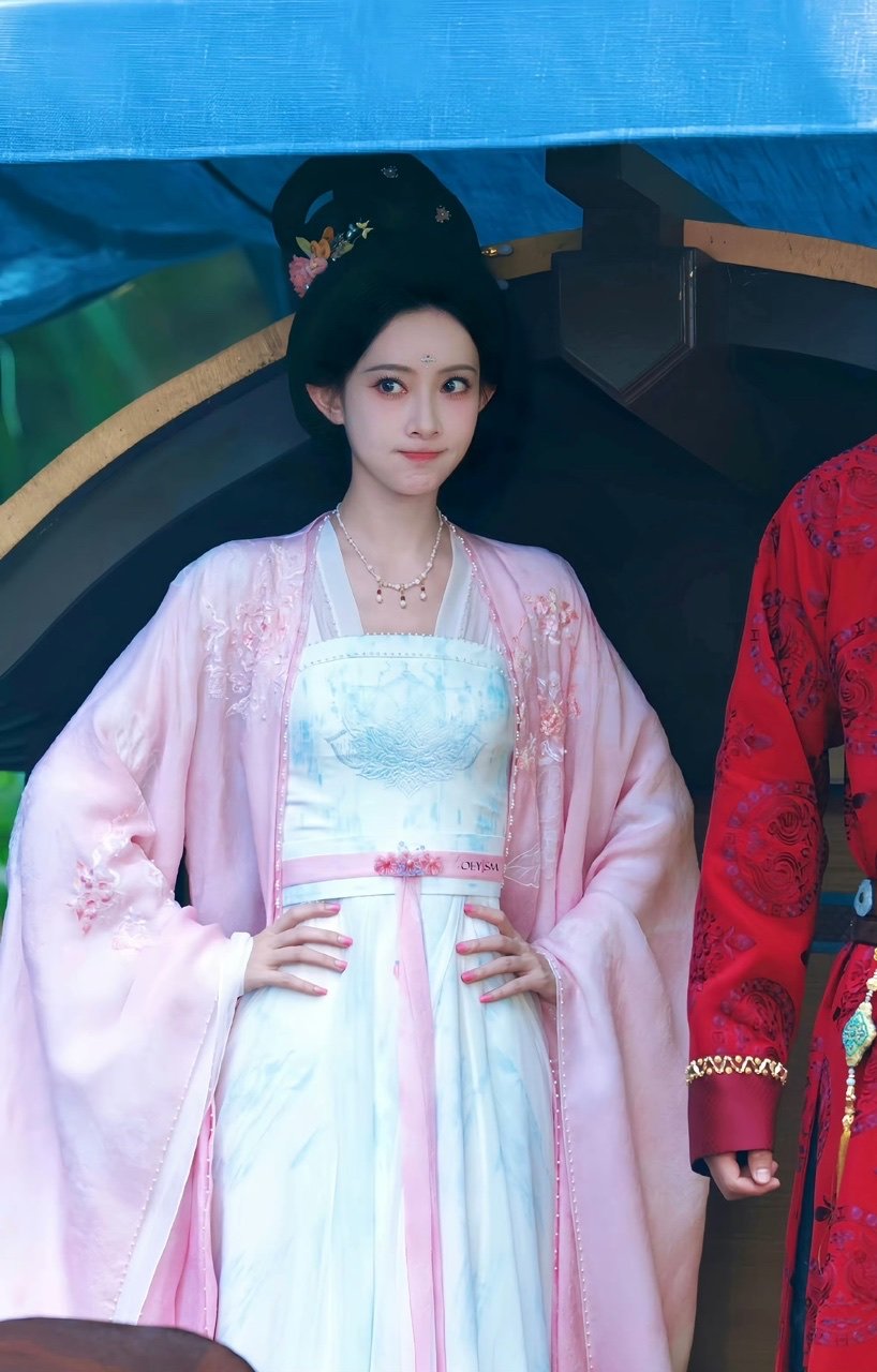 孟子义李昀锐造型路透孟子义李昀锐造型 孟子义李昀锐造型路透 ​​​