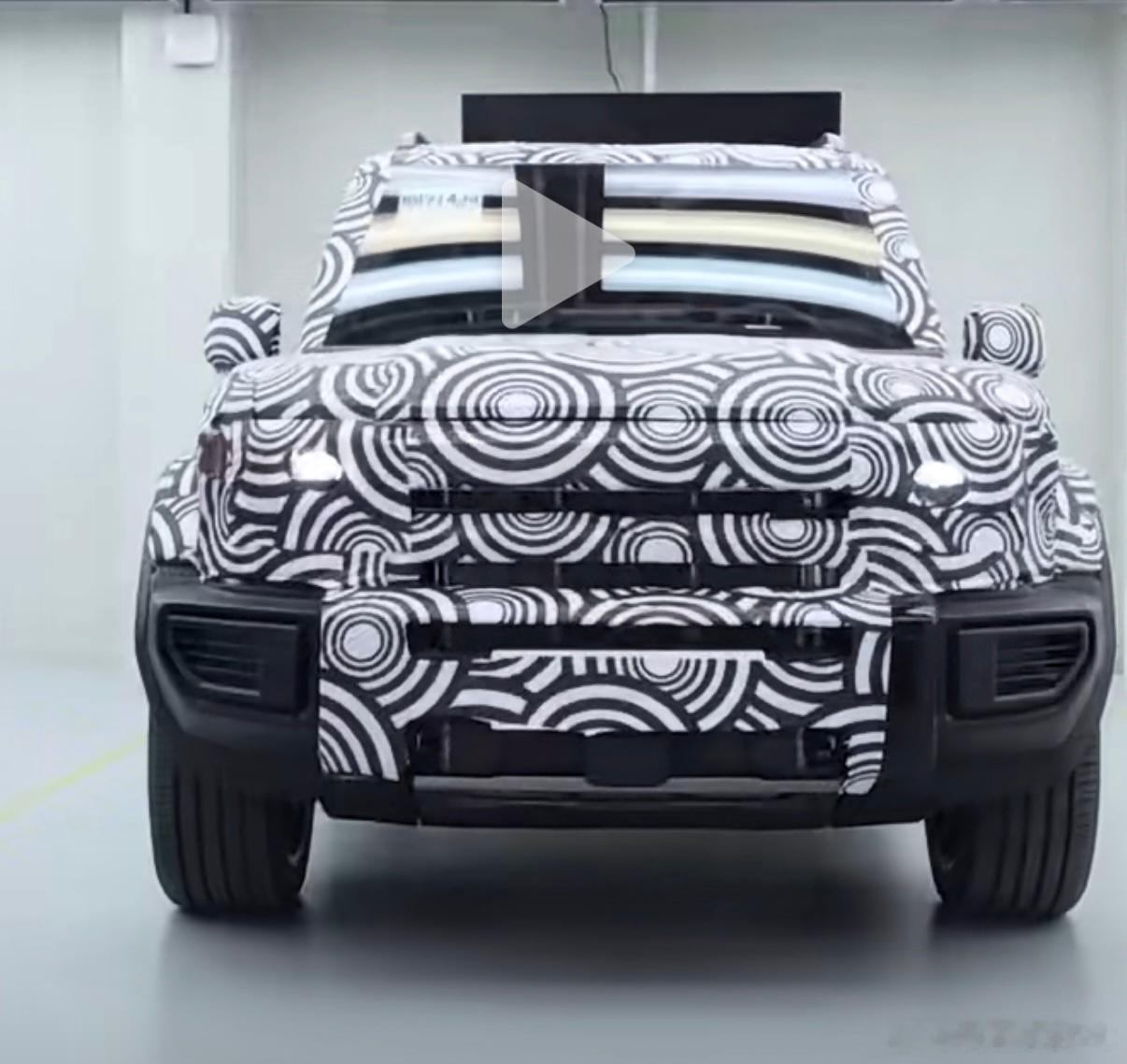 iCAR V27伪装亮相我不太看得出来啥样子哈哈哈哈哈有没有大神还原一下呀[机智