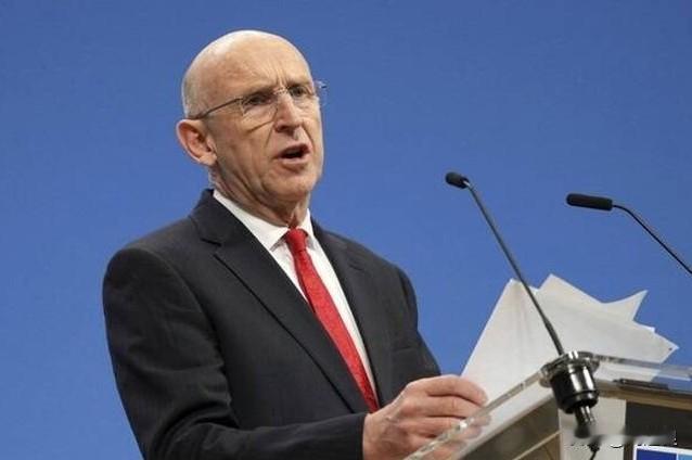 16日，英国国防大臣约翰·希利答应为乌克兰再提供12万架无人机。希利在柏林表示：