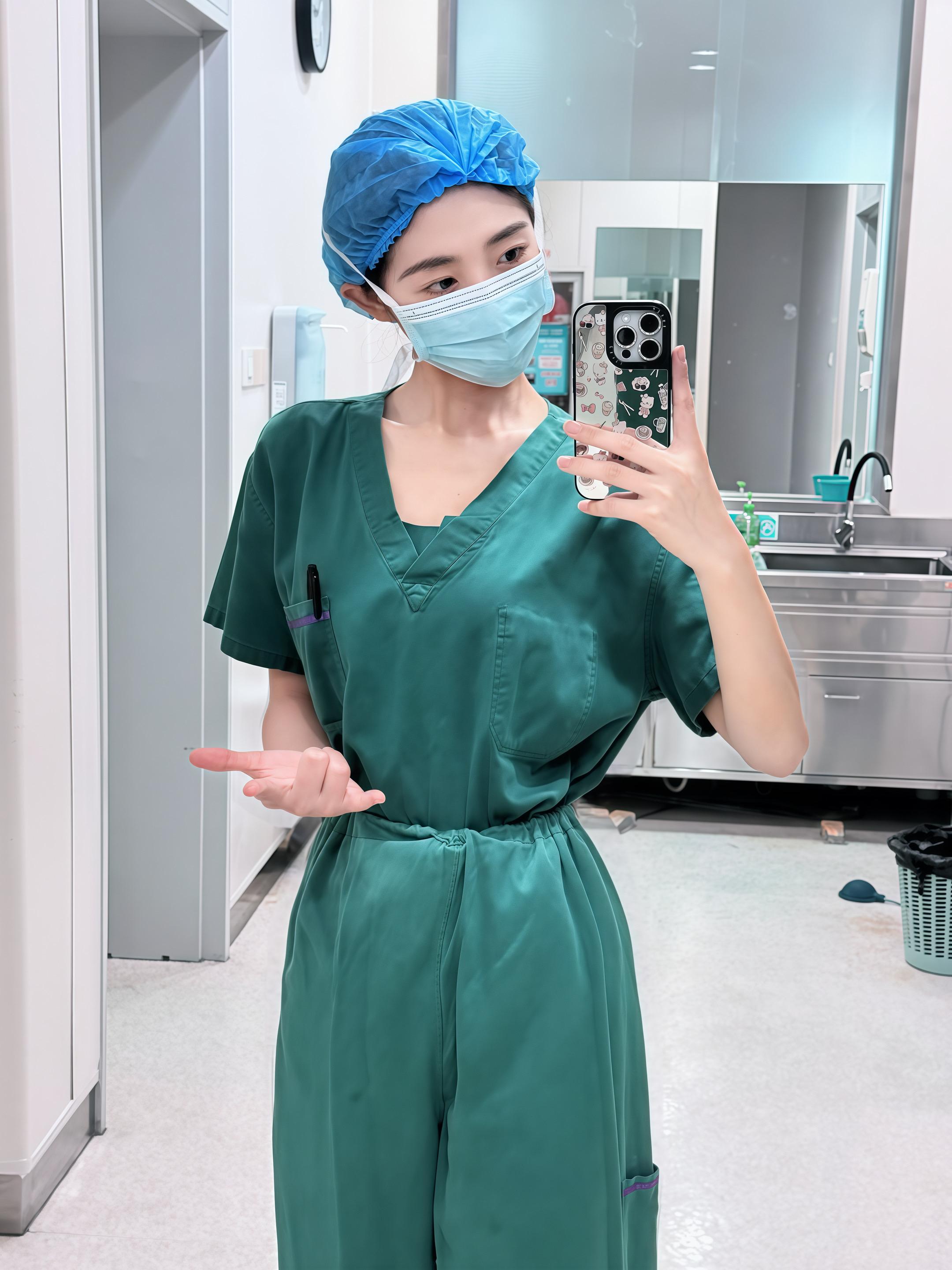 实习想将我打倒 但我是个不死鸟