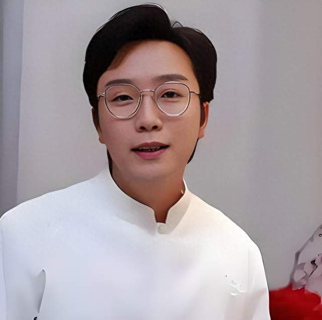 《万疆》作者刚刚宣布：以后谁在演唱会唱这首歌，我一分钱不要