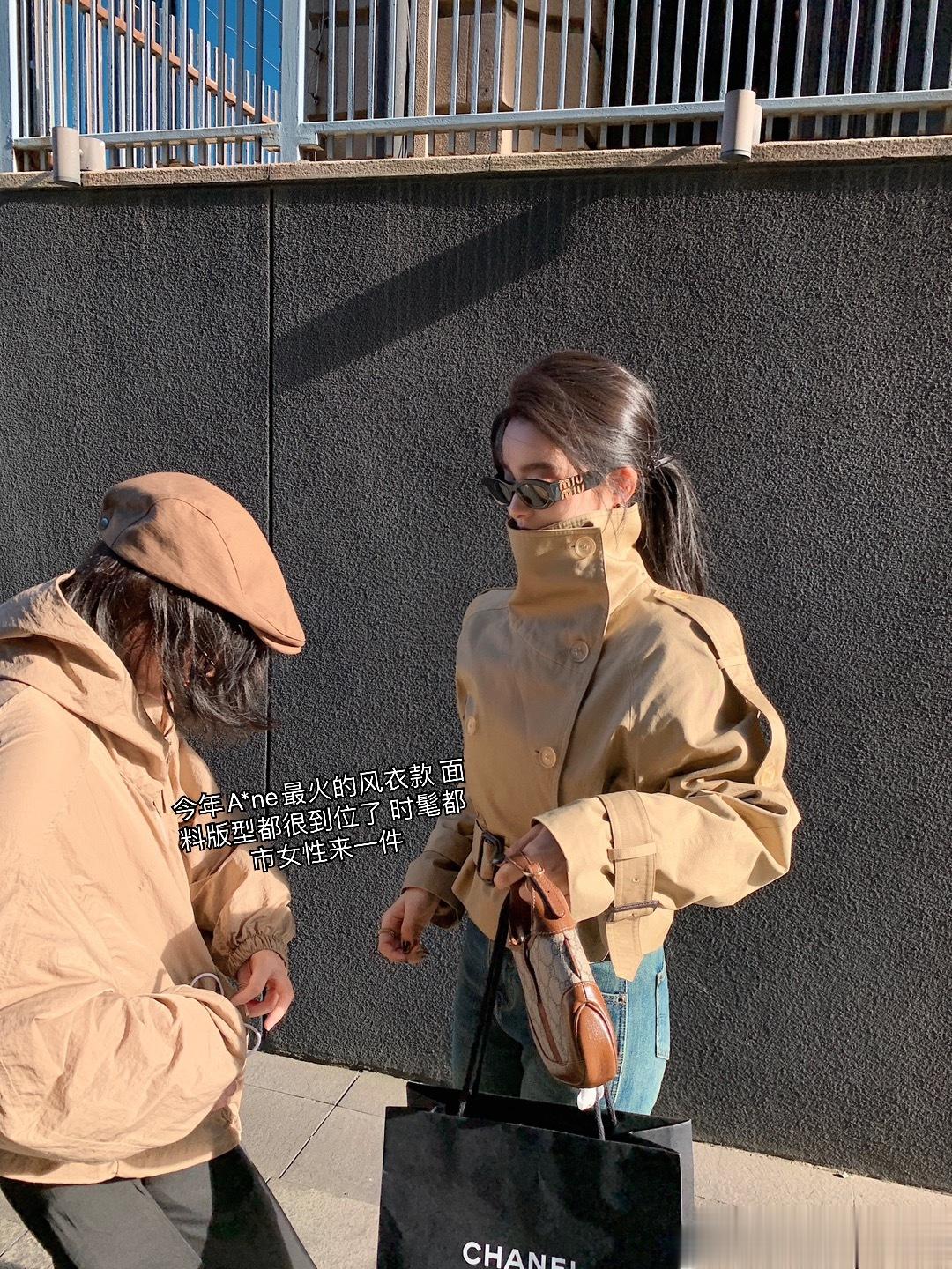陈陈这件短风衣拍出了我理想中的效果！！时髦都市女白领！这件我要自留的 很少尝试这