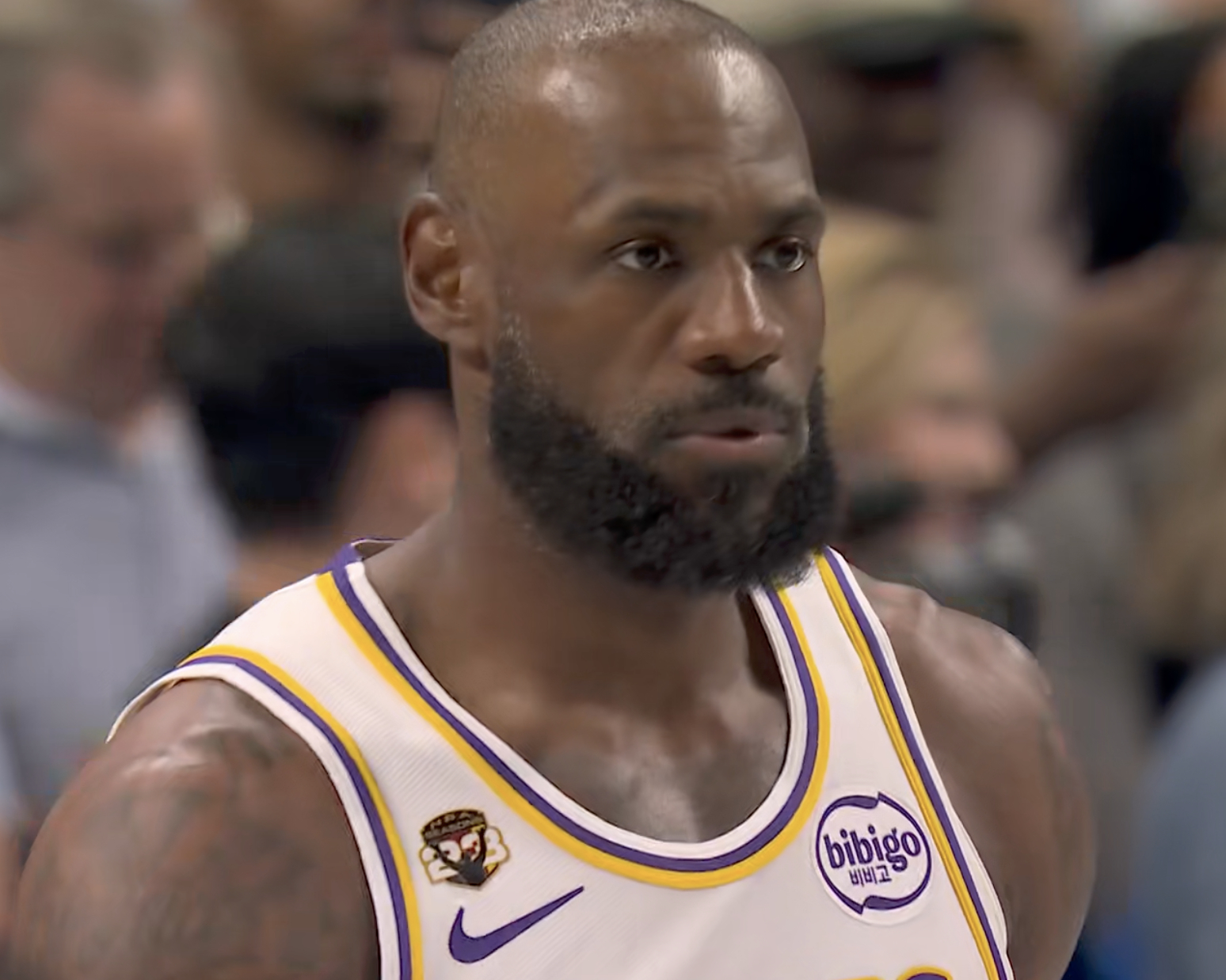 今天的詹姆斯：22投12中 三分球6中1 罚球9中530分9篮板15助攻1抢断4