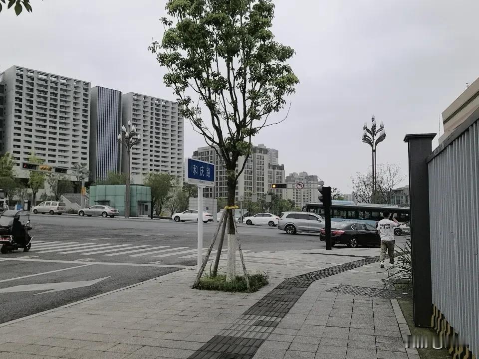 人真的不能生病啊。就算是小病。到医院。检查费，在开点药。少说也得千儿八百。这几天