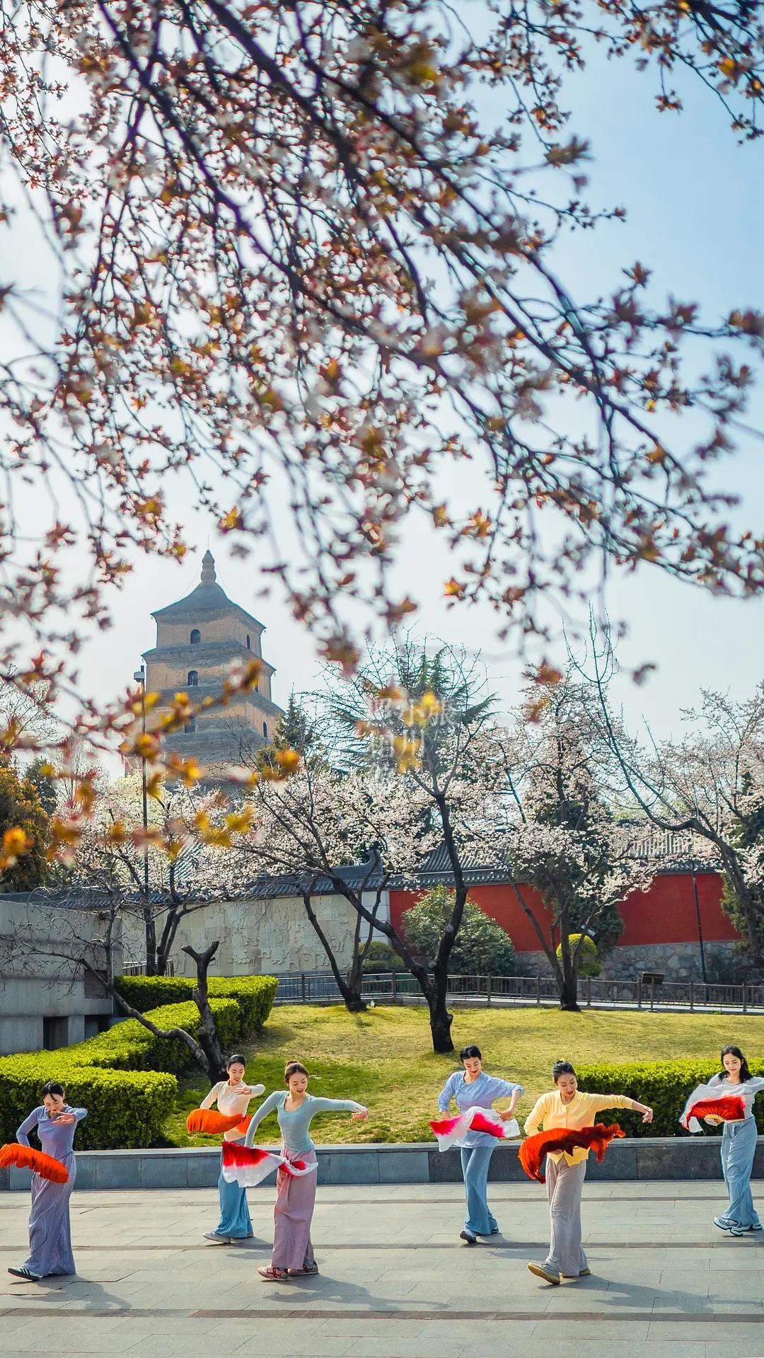 我活到45岁才明白的一些事：
 
1. 人一定要结婚，最好有两个孩子。
2. 白