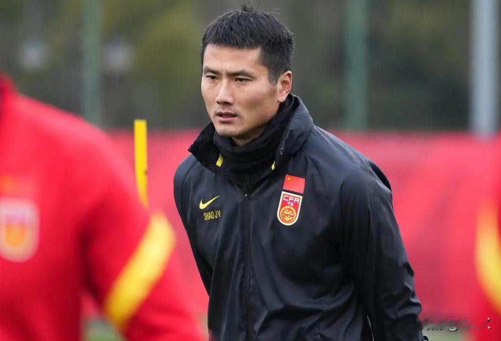 国足主帅确定！
前国脚，现中超青岛西海岸主帅邵佳一正式出任男足国家队主教练！
邵