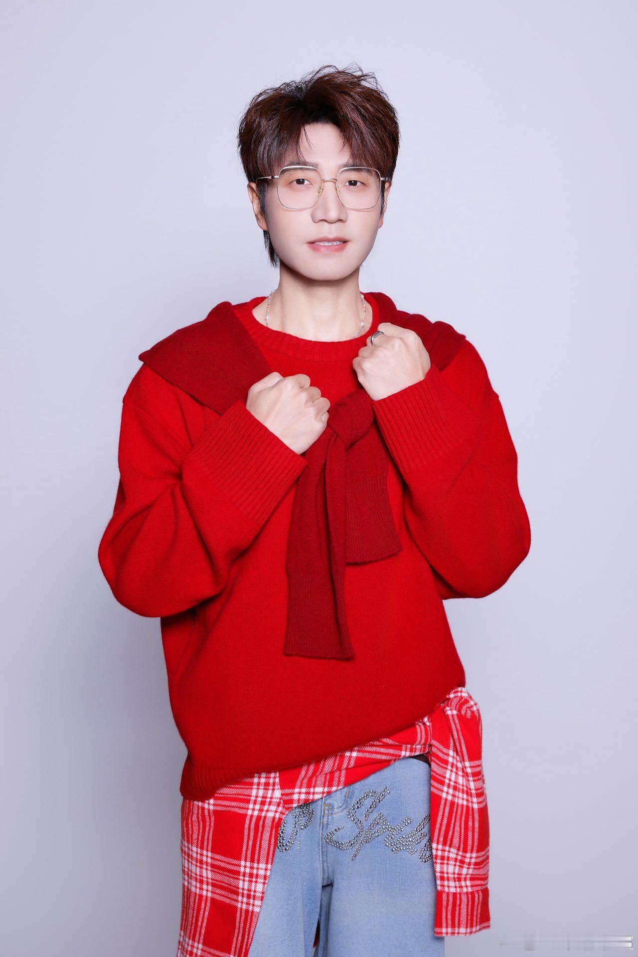 王铮亮五登央视春晚 十二年一轮回，从 2014 到 2026， 再次赴约马年春晚