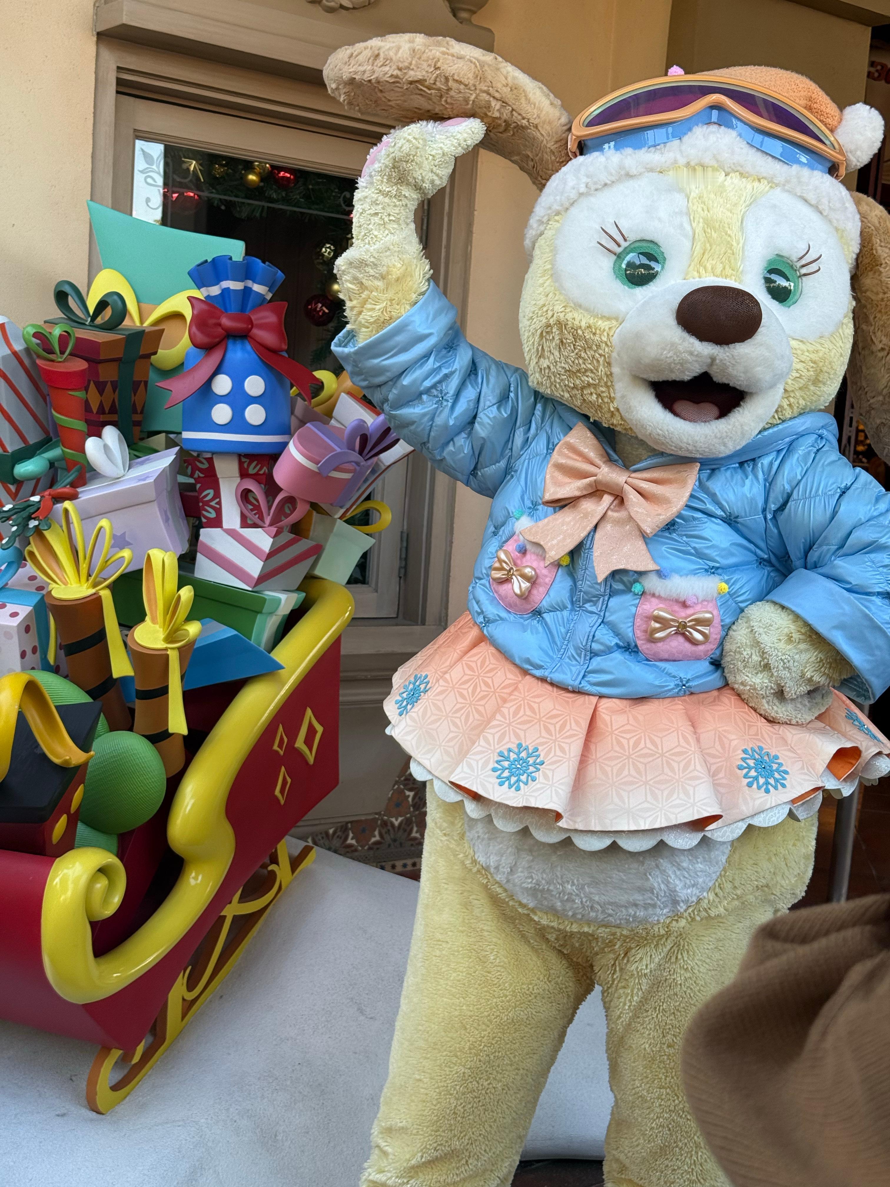 看到饼饼和玲娜贝儿了 