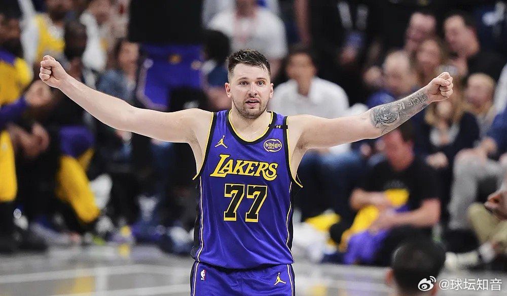 NBA常规赛继续进行，湖人客场战胜火箭，豪取7连胜。湖人连续战在客场击败火箭，本