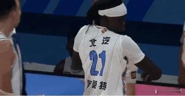昨晚进行的CBA常规赛第2轮比赛中，北京男篮客场大比分击败宁波男篮获得两连胜。但