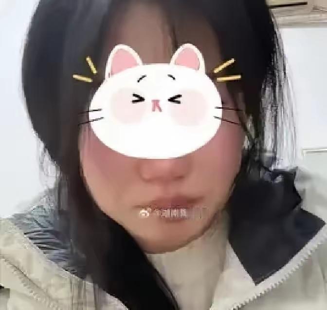 谁能想到，一场满心欢喜的婚礼，竟会因为一个人的缺席闹得鸡飞狗跳。
 
姑娘的闺蜜