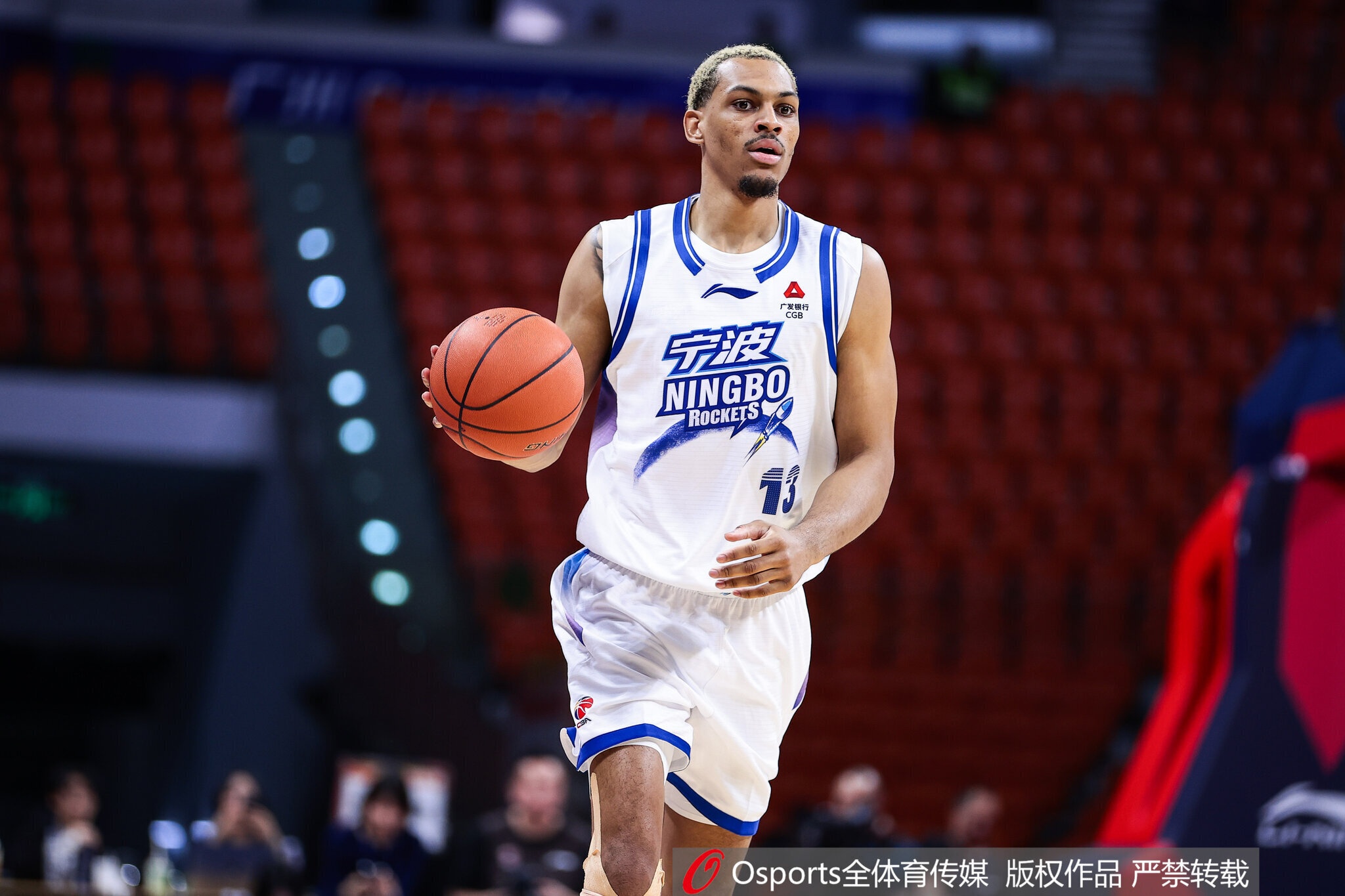 贝兹利被裁！“宁波男篮当场裁掉外援”相关词条冲上微博热搜第一