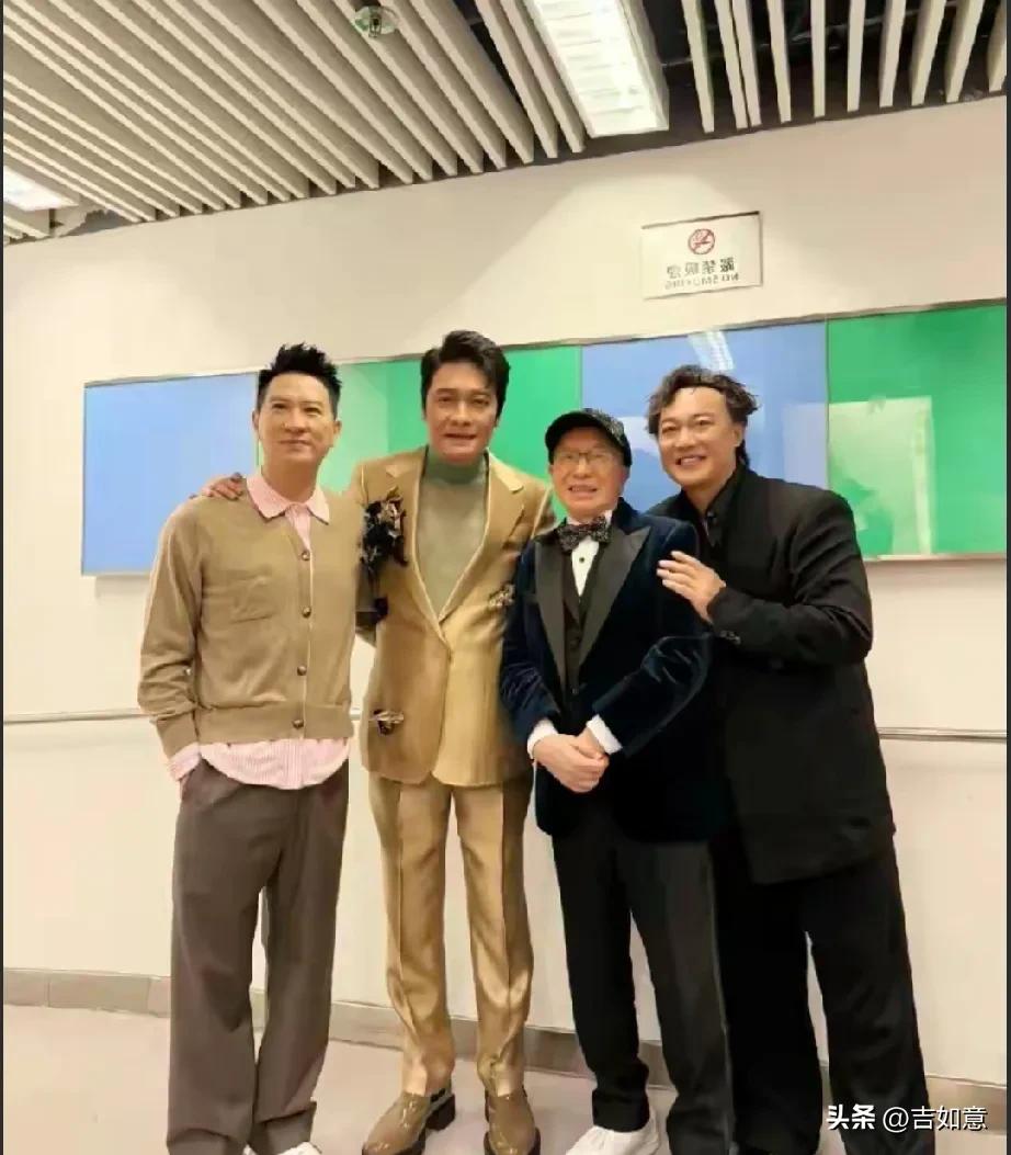 最帅的男人是谁呢，
不一定光看脸蛋[奸笑]