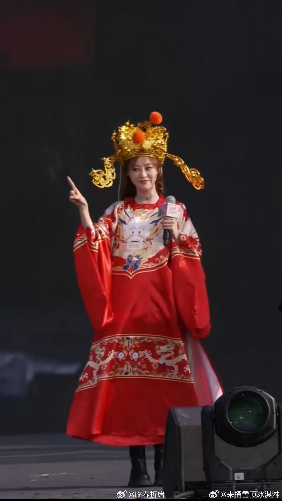 祝绪丹梦回小财神祝绪丹cos了小财神 又灵又可爱，美女cos财神就是双倍快乐！好