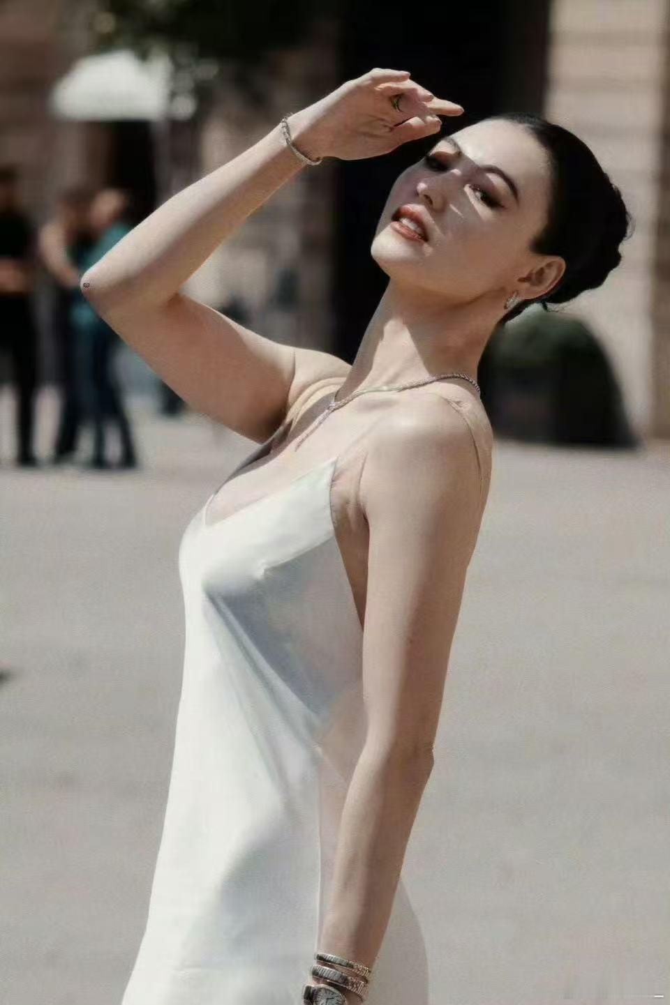 张柏芝早就爱你老己了 谁被张柏芝的《一路繁花2》圈粉了？看她对着做饭状况百出的邵