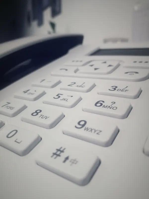 我换过手机号，这其中真是喜忧参半。如今我国手机普及率高达66%，手机已然成为生活