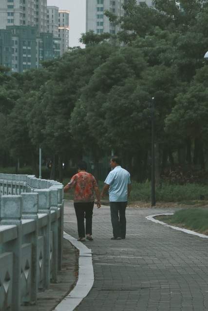 二婚离婚闹到互相举报：比感情破裂更可怕的，是开始“翻旧账”
