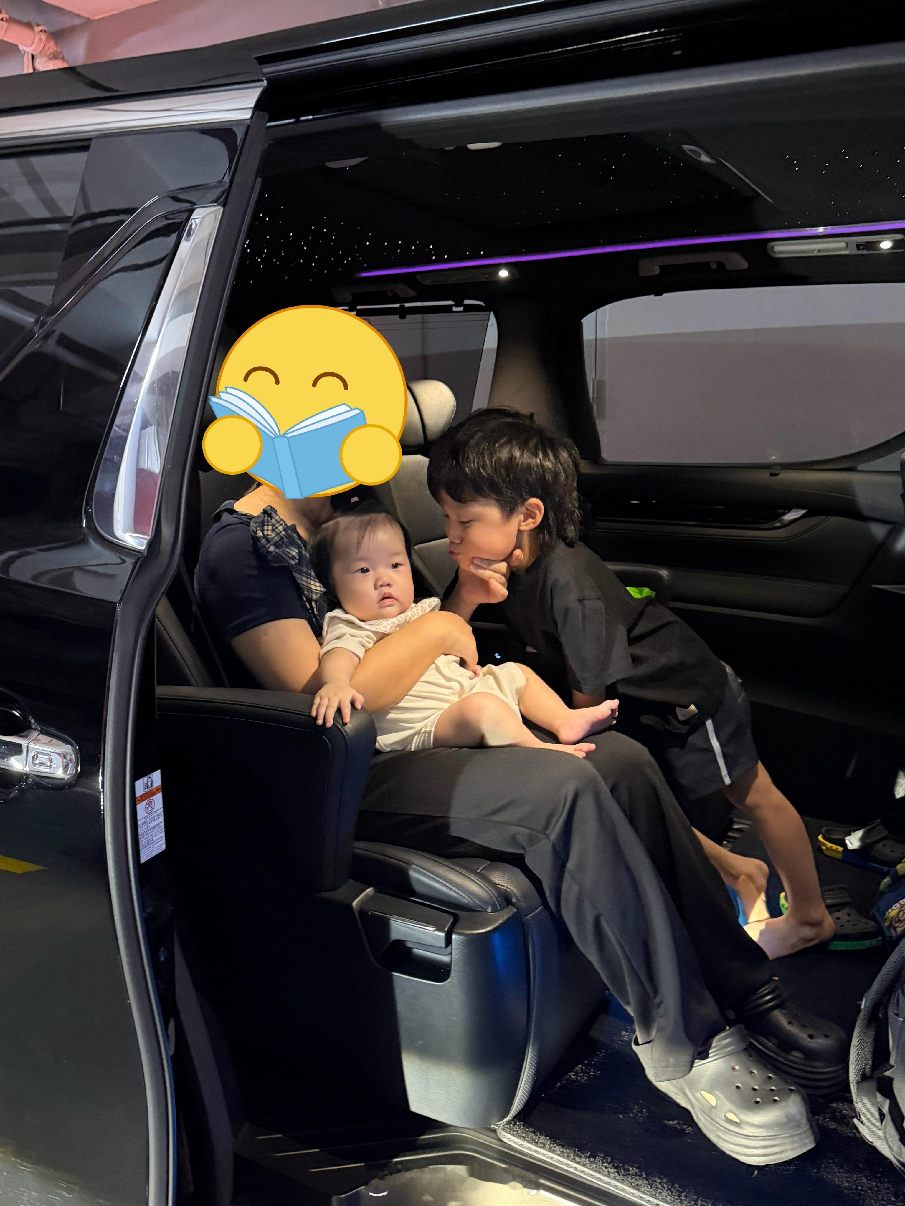 他真的好爱 天天要亲要抱的 