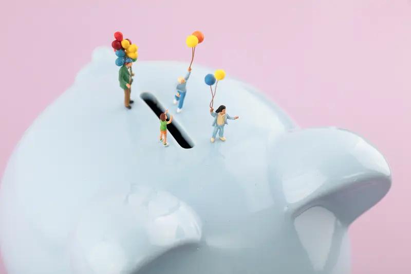 每月发多少钱,你愿意生二胎三胎? 每月发多少钱愿意生二胎三胎，这还真不好说。养孩