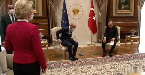 冯德莱恩说，欧洲必须完成整合，以应对来自中国、俄罗斯和土耳其的影响。土耳其对此表