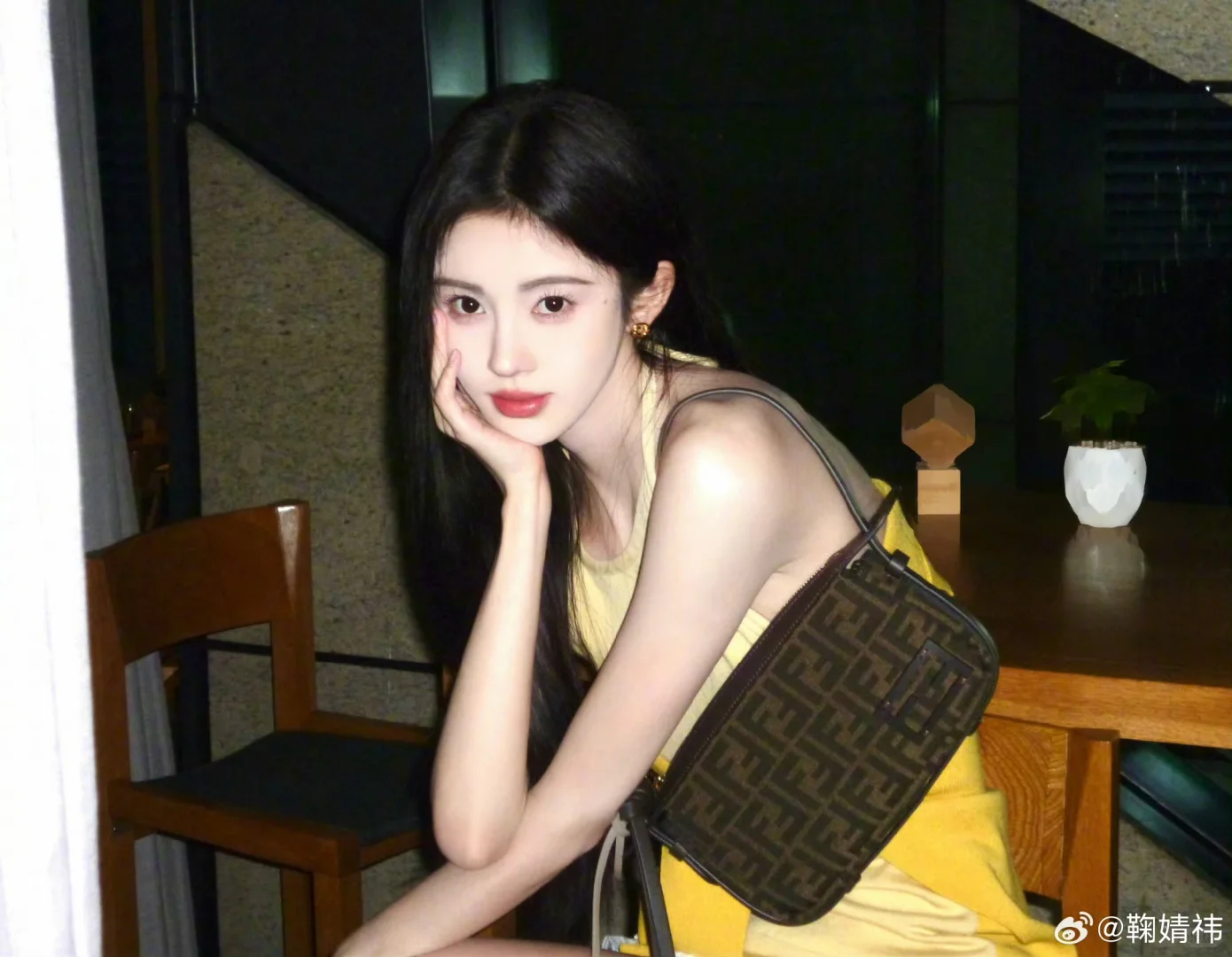 鞠婧祎丨📸黄色奶油小面包🥖