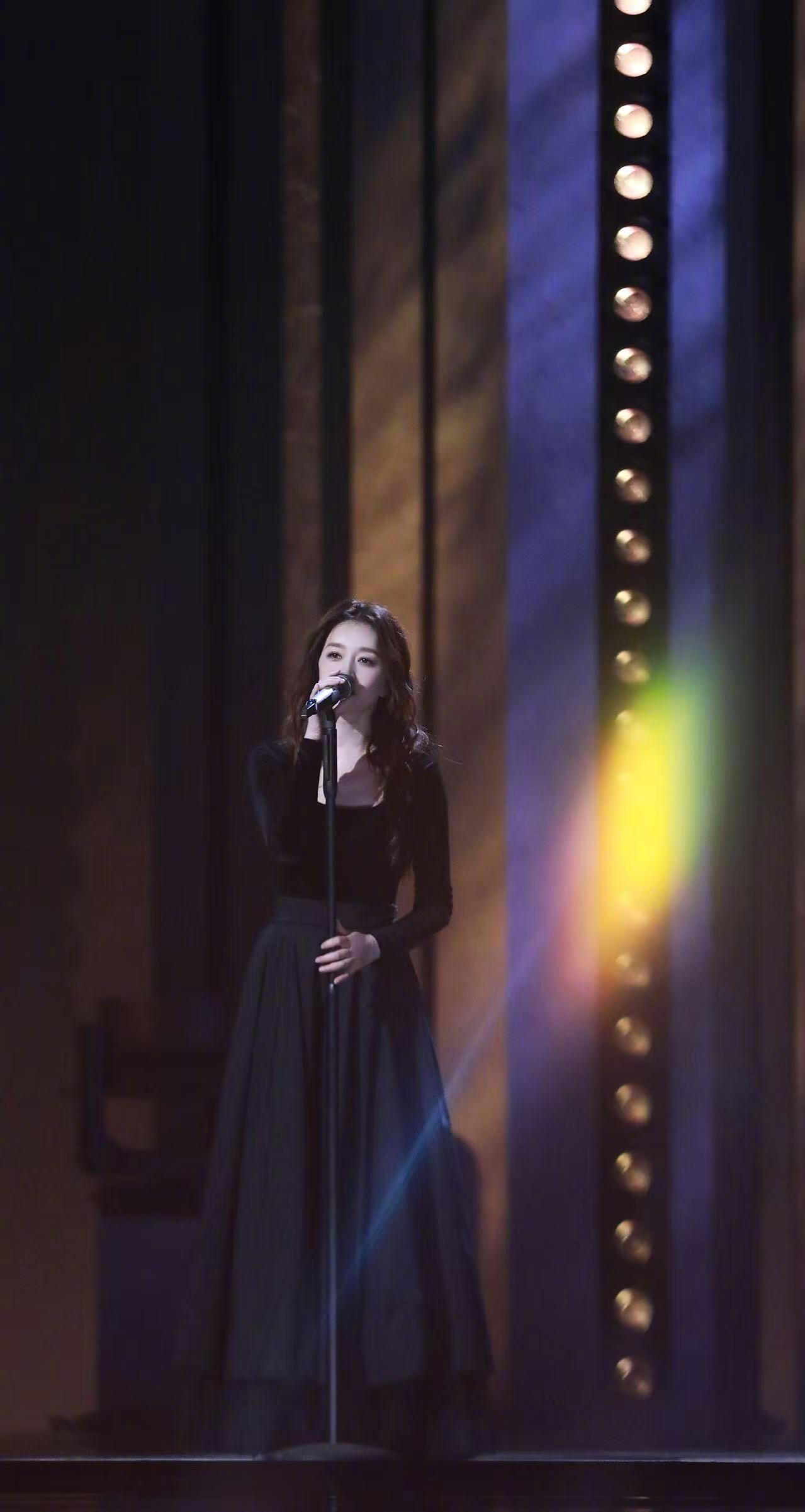 浪姐小考不怯场不假唱不记词不好听 李小冉这小考表现是懂怎么让人快乐的！不怯场稳如