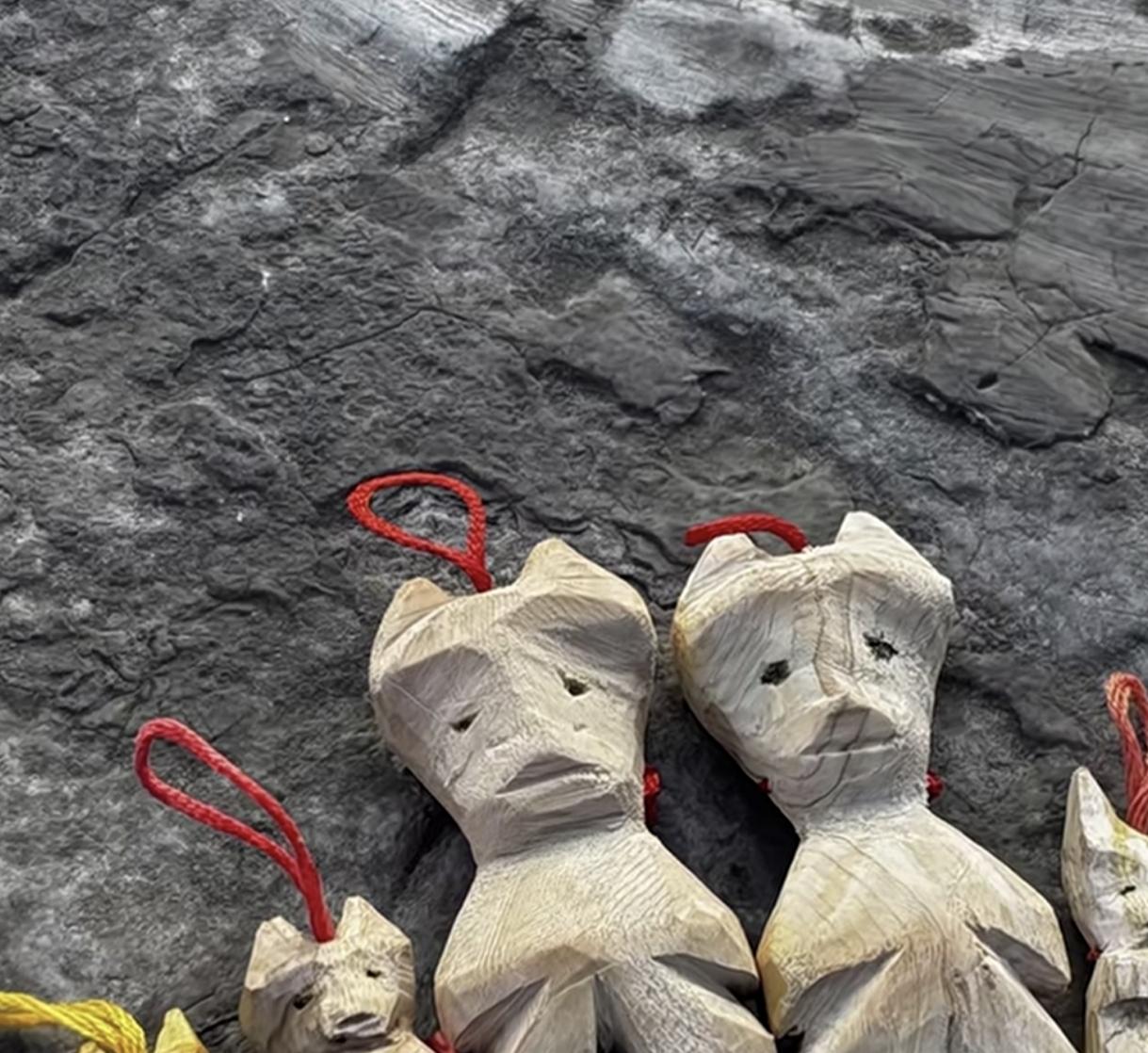 原来真的有人可以在自己
不擅长的领域深耕那么久 
有人看到个摆摊大爷 ，一眼就被