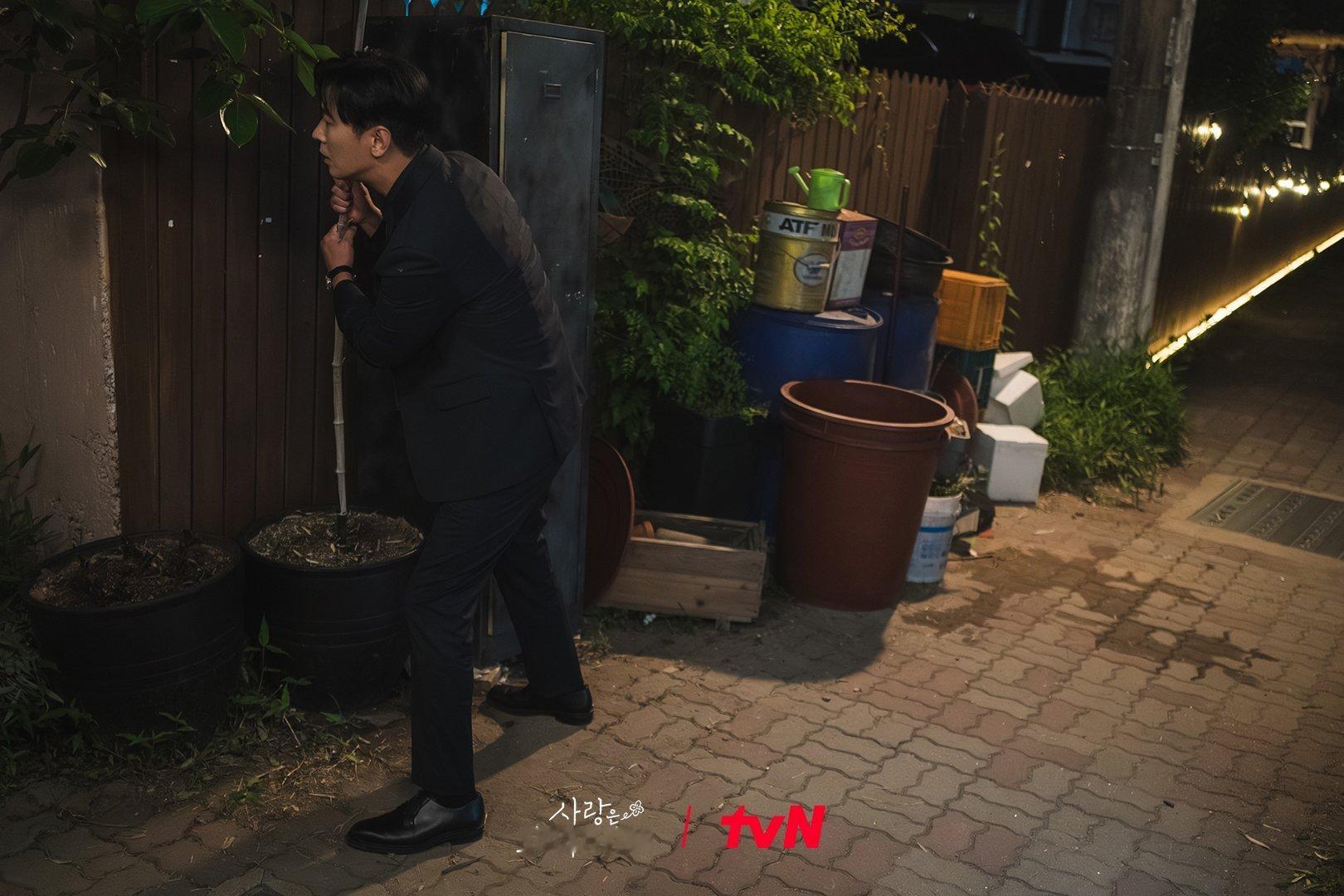 爱在独木桥  朱智勋被发现屁股卡在桶里了！在郑裕美面前丢脸的背后到底有什么故事？