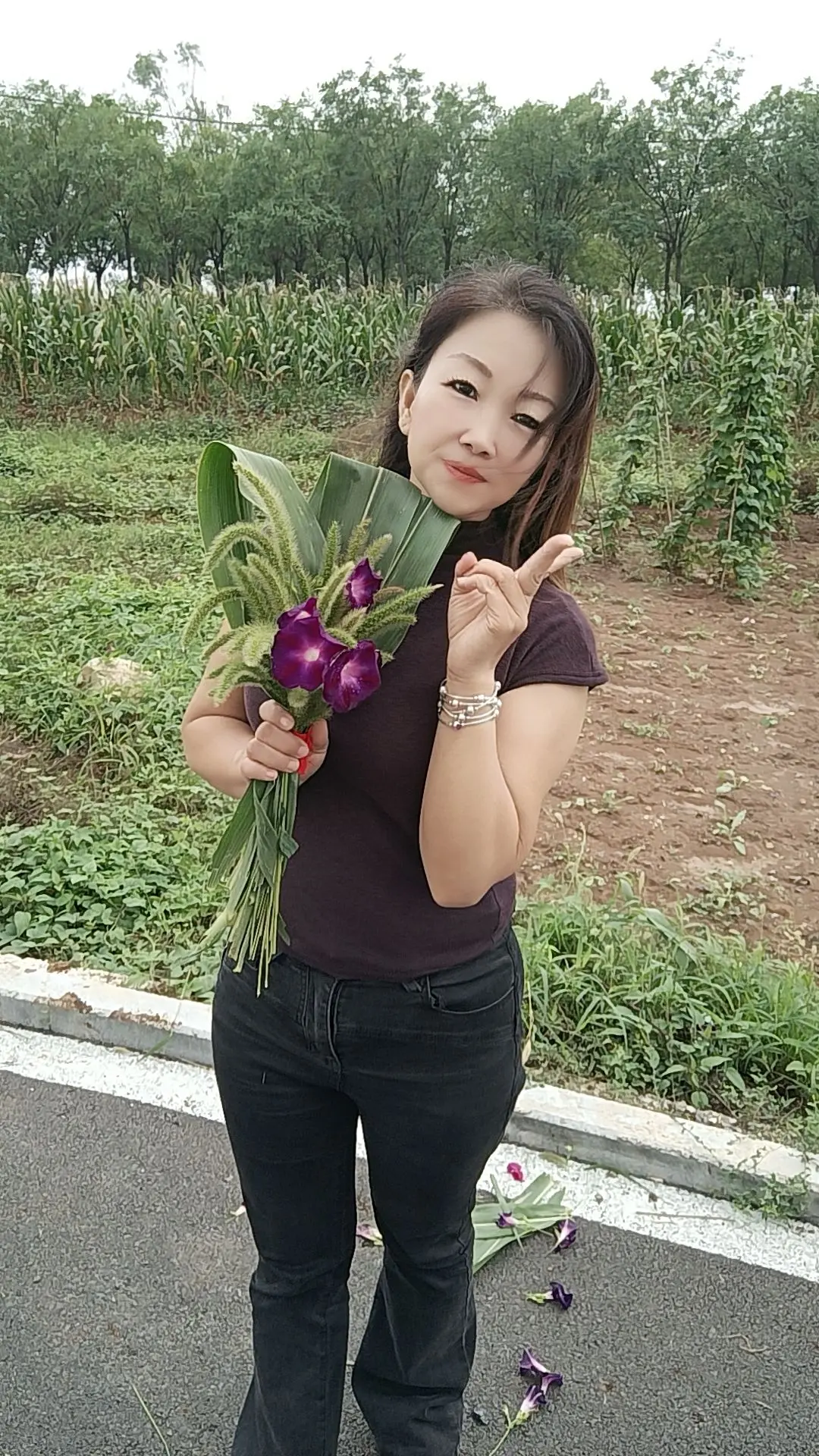 今天是情人节 ，那就祝走散的人         在也不相逢，相逢的人在...