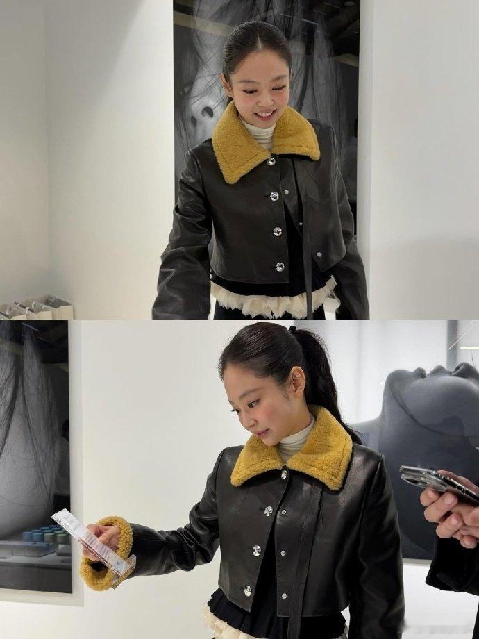 Jennie去看了自己的展 Jennie去看了自己的展，太美啦！Jennie生日