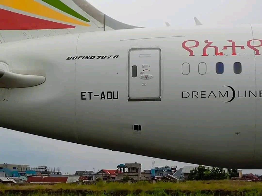【又是……787液压泄露无法脱离】继前两天全日空一架787-8在新千岁机场落地后
