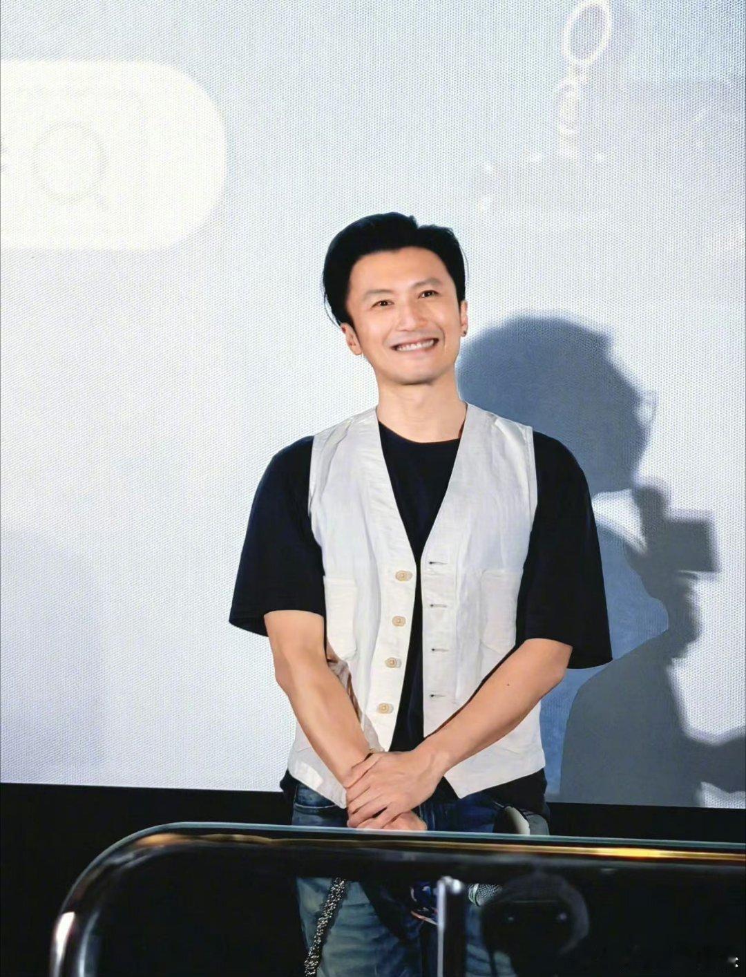 #谢霆锋身上老派电影人的坚持#谢霆锋的魅力，让我们大家都成为非常的感慨，而且也是