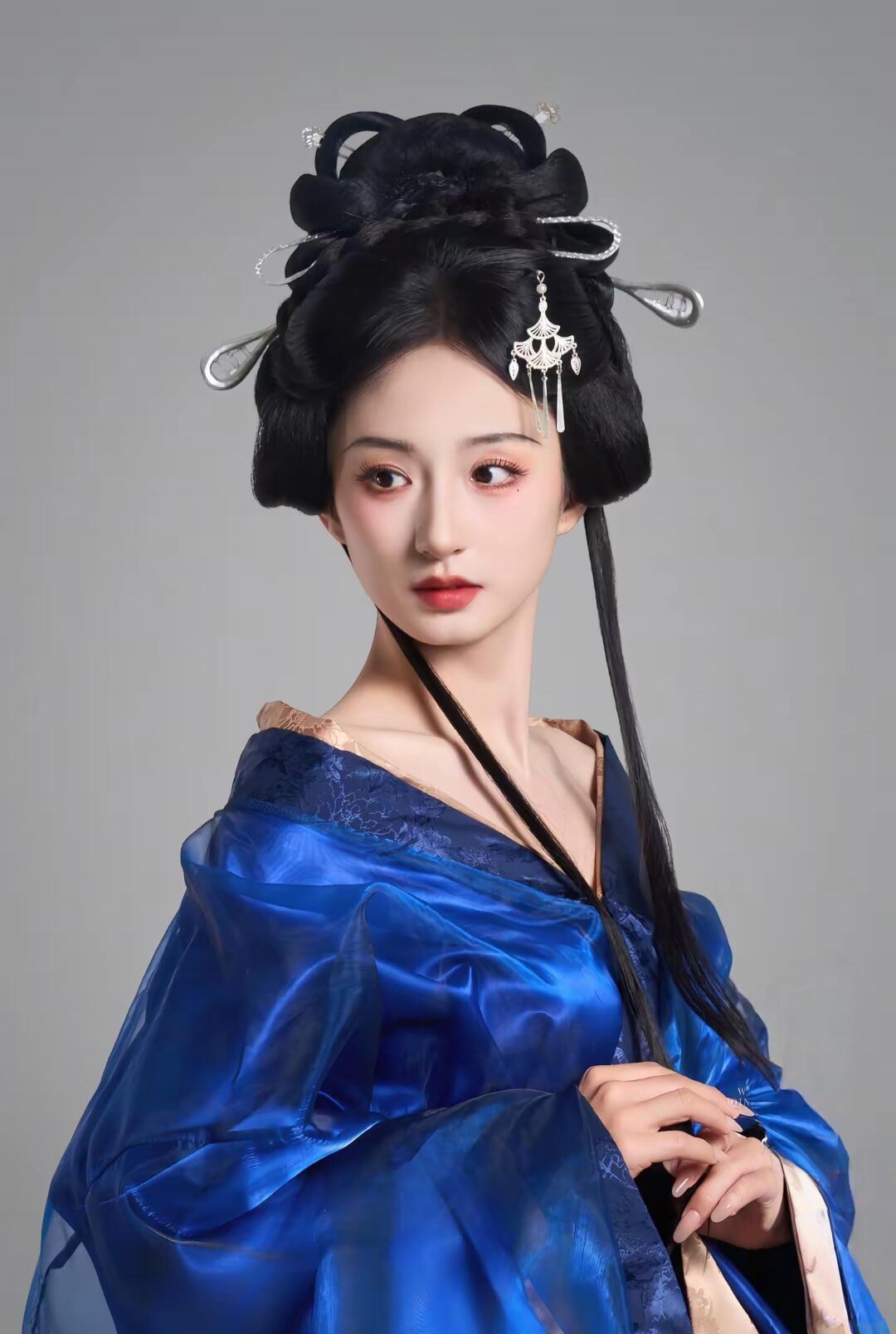 淡颜系美女谭盐盐-很乖