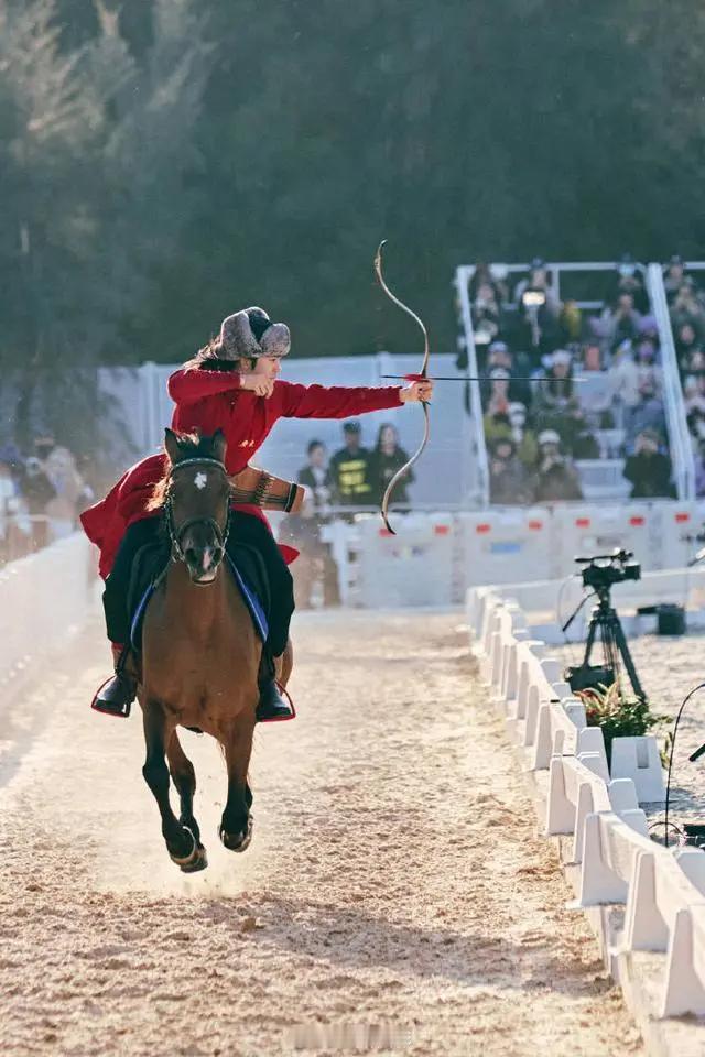 2024年全国骑射锦标赛上，于适广东队团体赛在全国瞩目的2024年全国骑射锦标赛