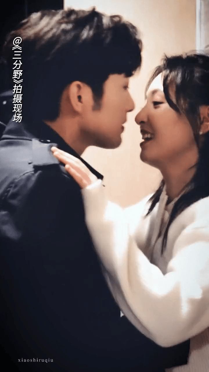#张彬彬吴倩吻到脸红心跳# 人间欲霸的吻戏真的是好性感，好有魅力！这一段吻戏真的