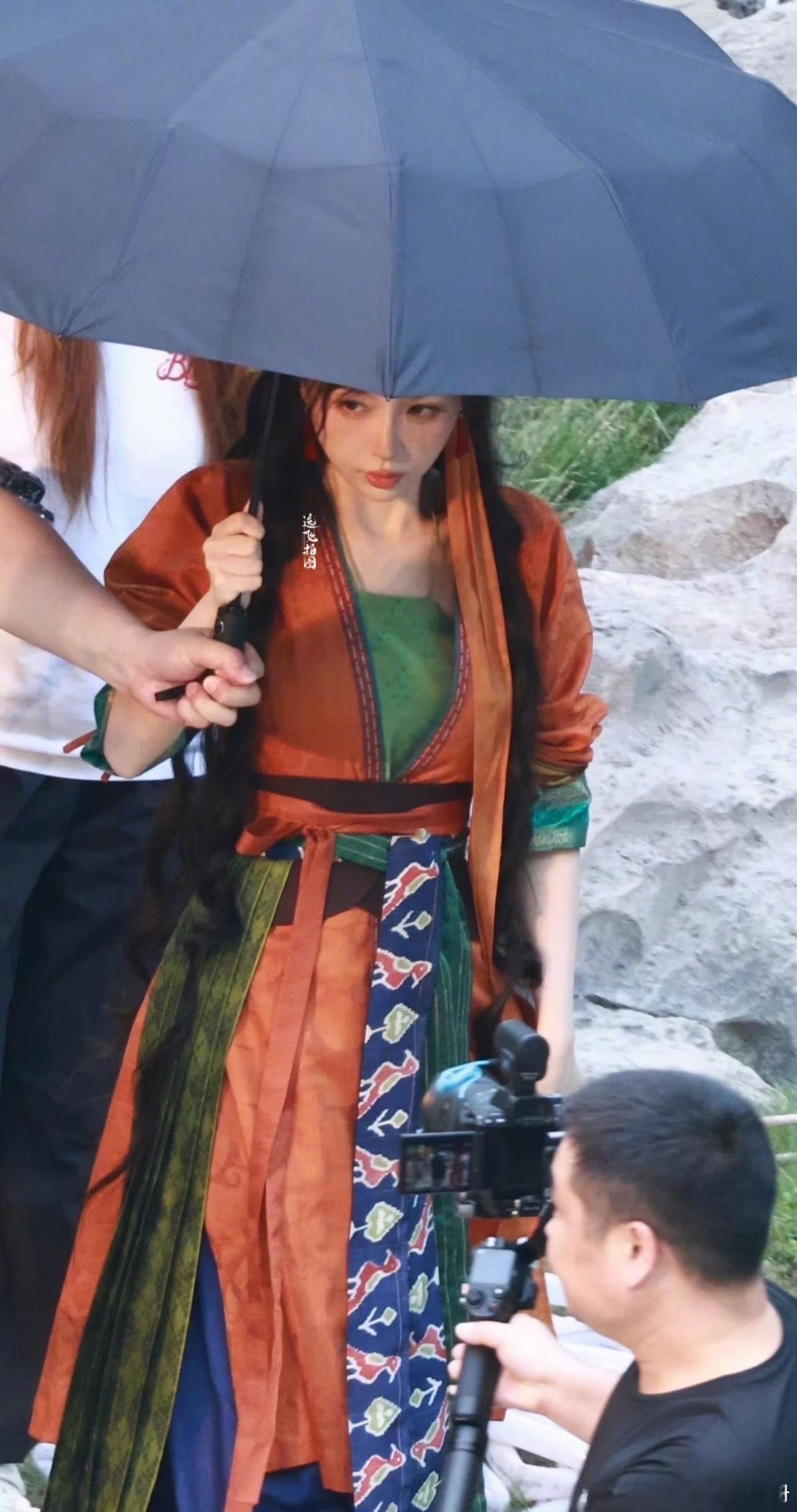 虞书欣、侯明昊《念相思》新造型路透，来康康期待值如何？虞书欣田园风发型 侯明昊
