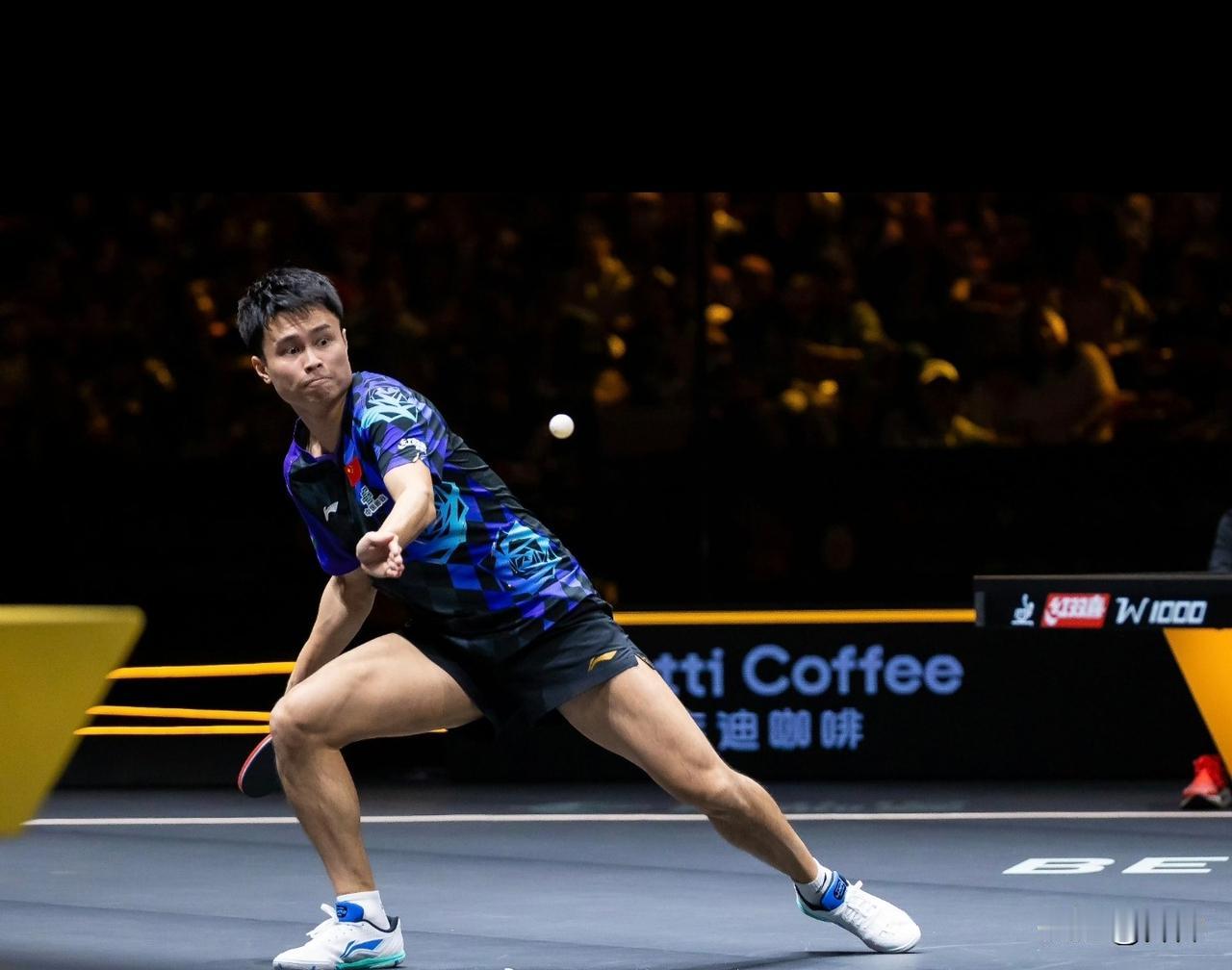 周启豪，直落三局！3-0横扫张本智和，干得漂亮！

目前，中国国乒男队遇到了一些