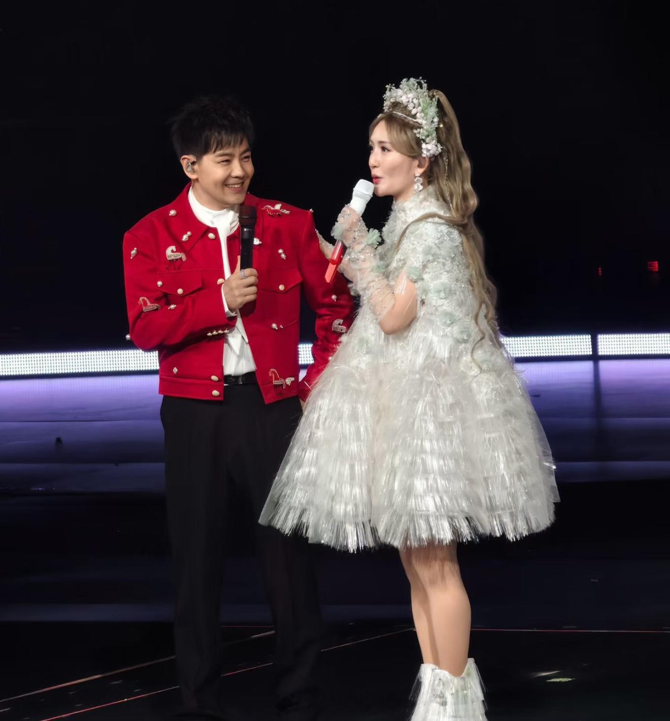 谢娜演唱会主办方回应大家想看的就看呗，不想看就不看呗，闹哪样？为什么有人能接受爱