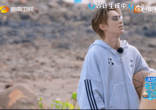 张宸逍三投三中张宸逍篮球技能点满，三投三中也太稳了张宸逍亲爱的客栈