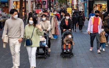 韩国生育率终于有了起色，最新数据显示2024年生育率回升至0.75，九年首度实现