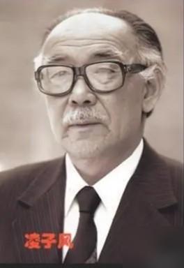 说中国第三代导演，是1949年后扎进影坛的那群人。
他们认准现实主义路子，专挖