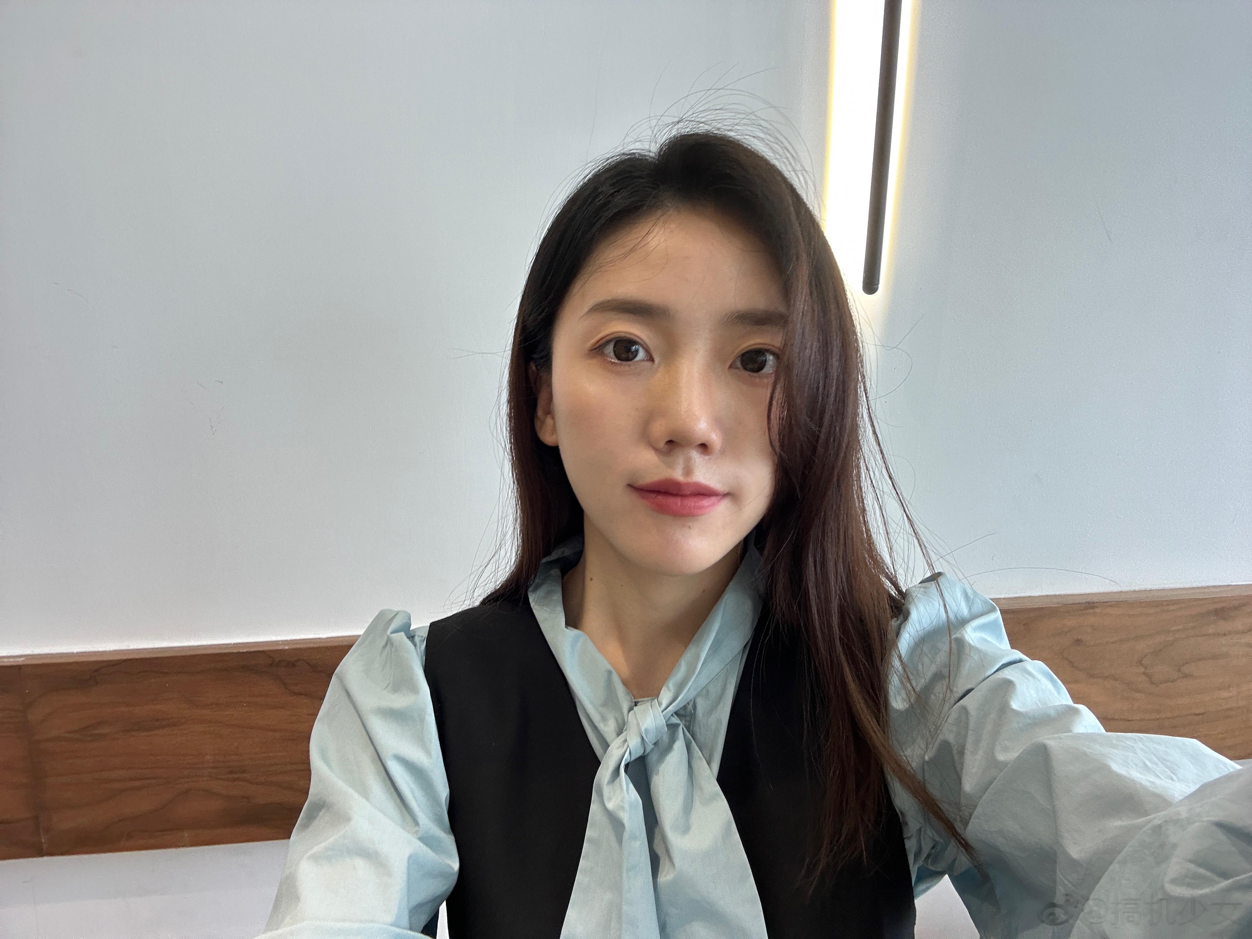 简单来组拍照对比，左iPhone14 Pro，右vivo S17 Pro，所以你