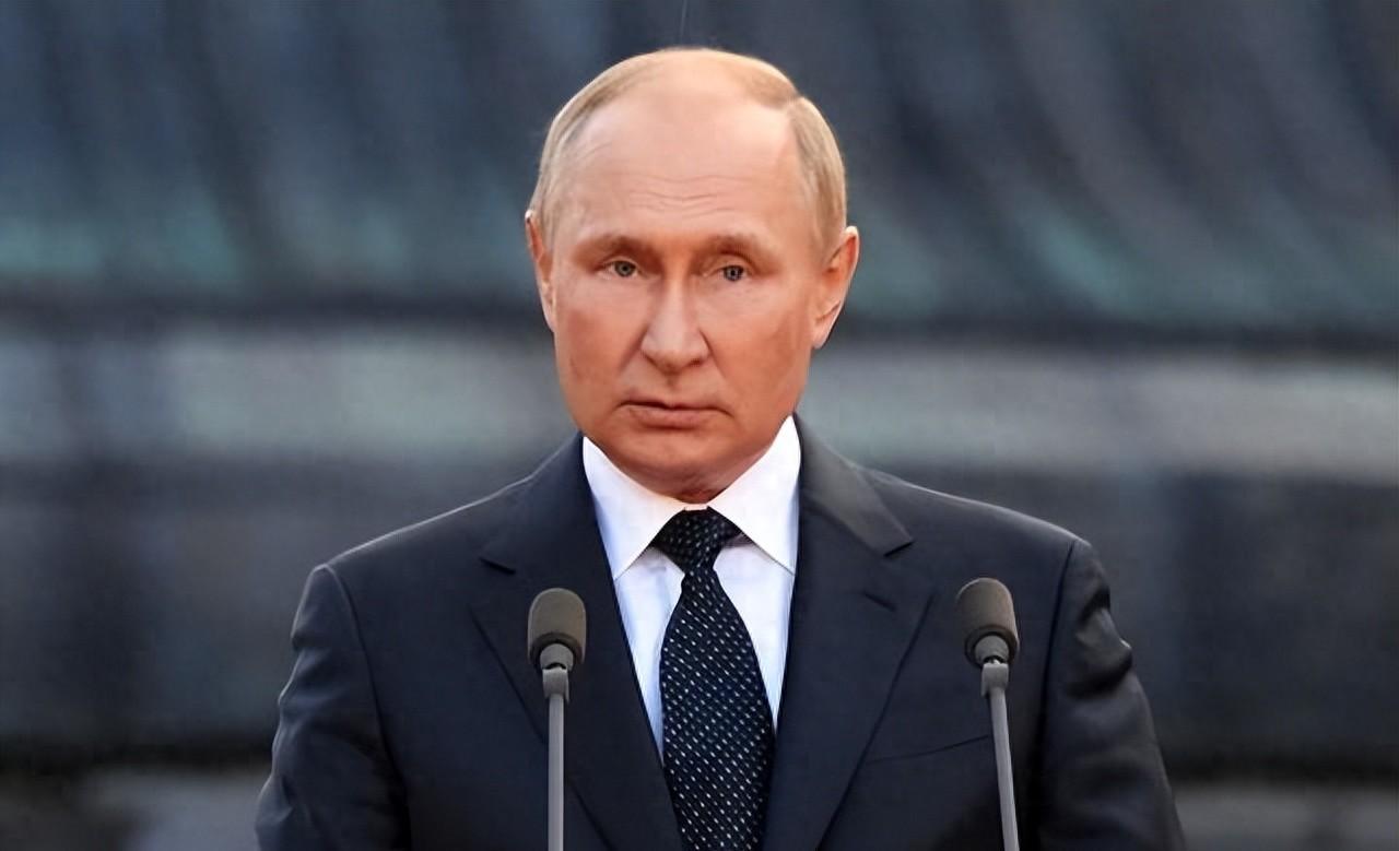 快讯！快讯！
 
据俄媒报道，普京近日在公开讲话中突然宣布了要把同中国的务实合作