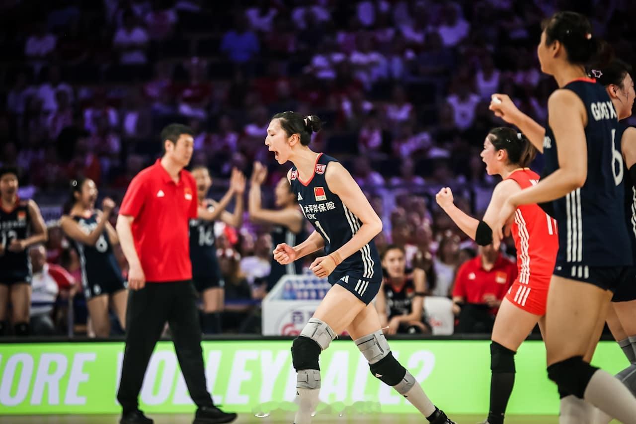 【国家女排联赛中国2-3惜败波兰无缘四强 吴梦洁25分】2025世界女排联赛中国