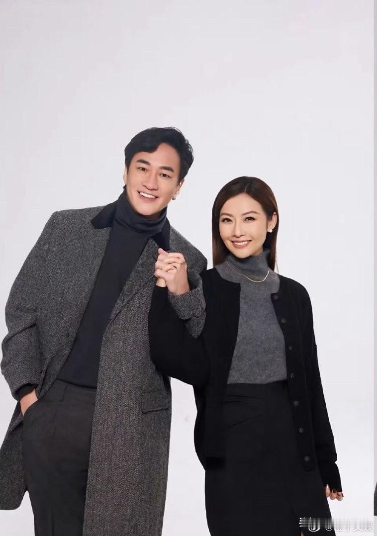 何润东18年零绯闻婚姻太好嗑！
可是，谁能想到，何润东和老婆居然是夜店认识的。