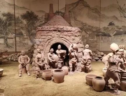 #历史开讲#论述中国宋朝瓷业管理制度对高丽的影响

中国和高丽（韩国）历史上有着